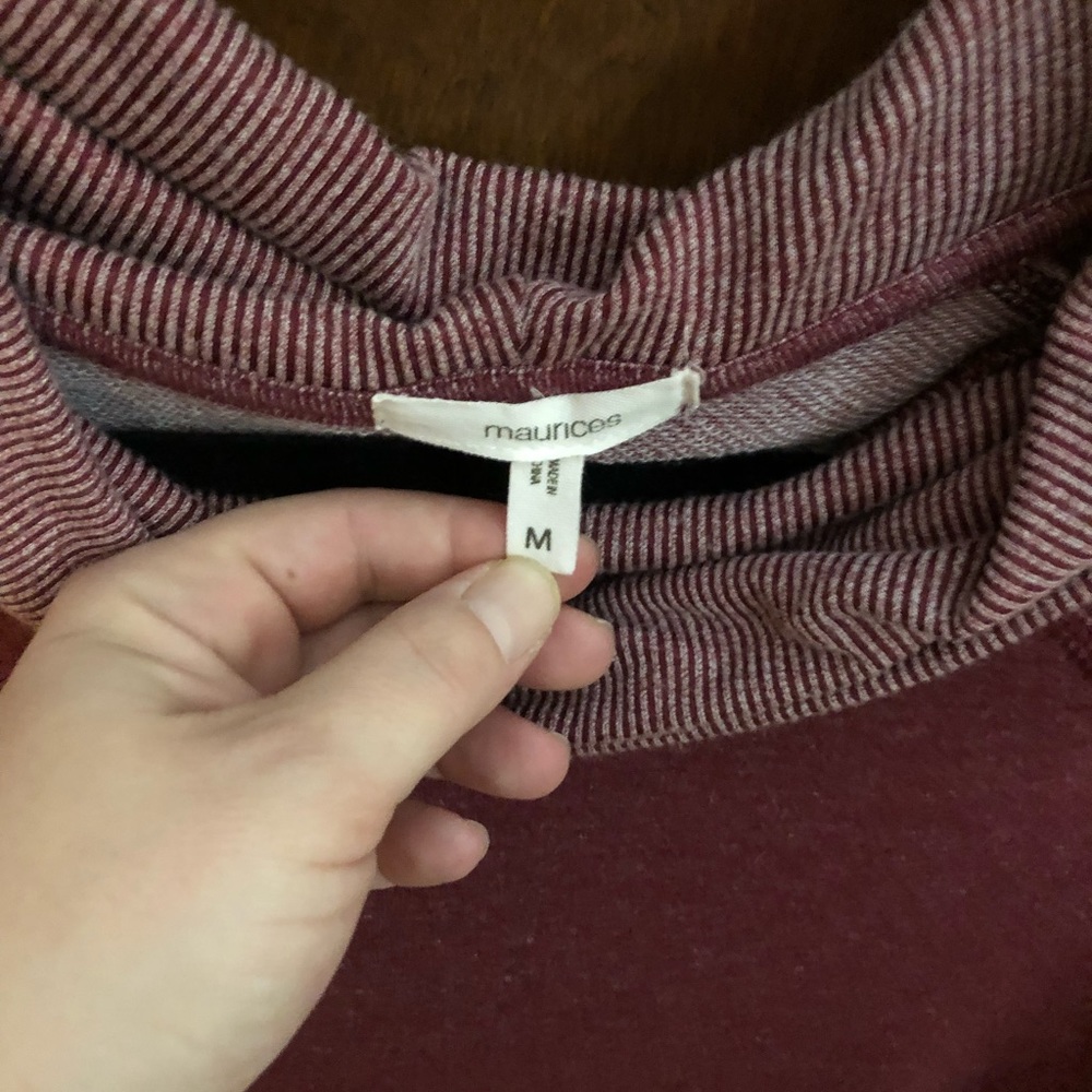 Maurices size medium crowl neck sweatshirt